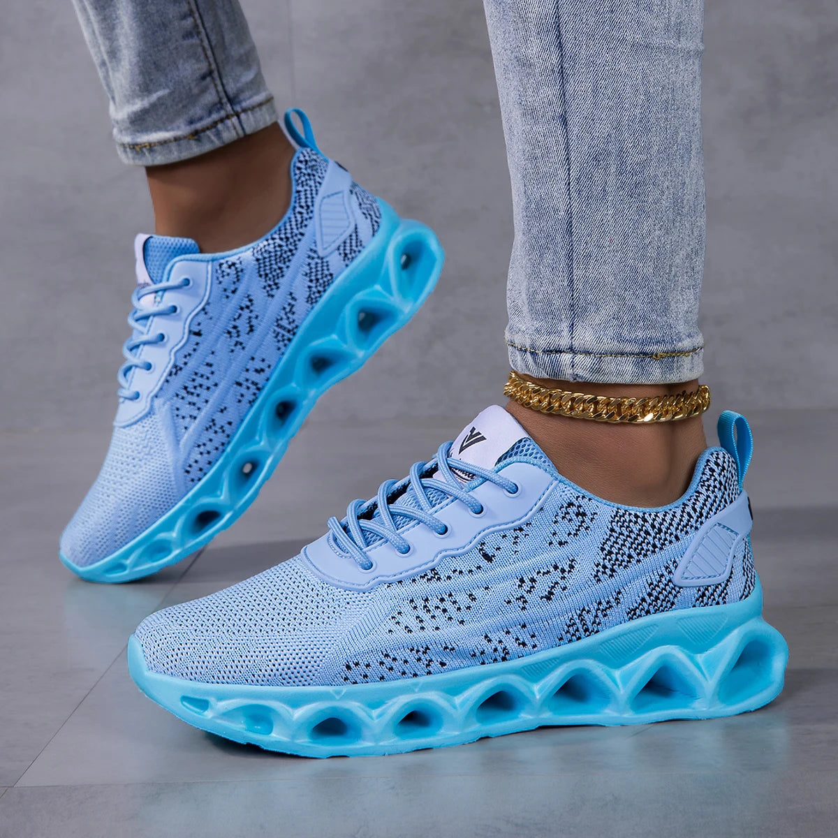 Breathable Mesh Athletic Walking Sneakers