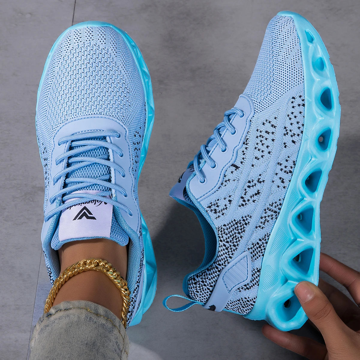 Breathable Mesh Athletic Walking Sneakers